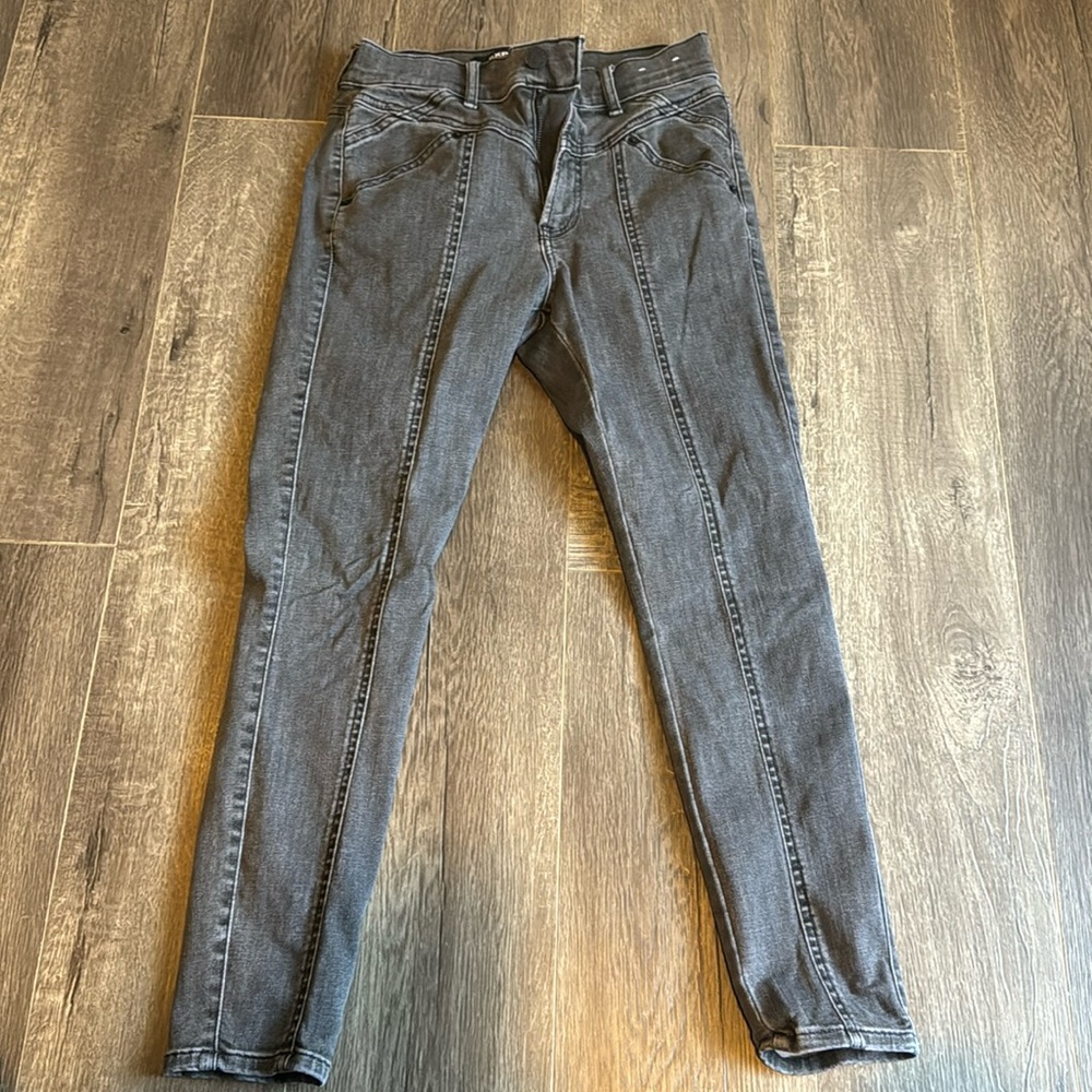Express high rise ankle jegging size 4 short